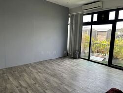 A'posh Bizhub (D27), Factory #613472571